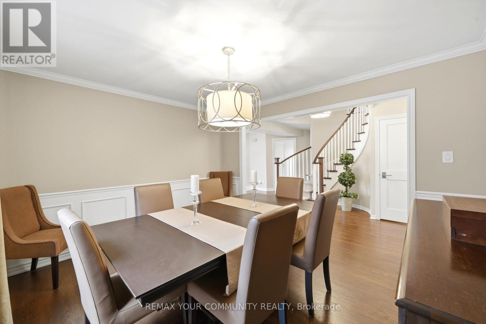 29 Mcgee Crescent, Aurora, Ontario  L4G 6L8 - Photo 17 - N12979684