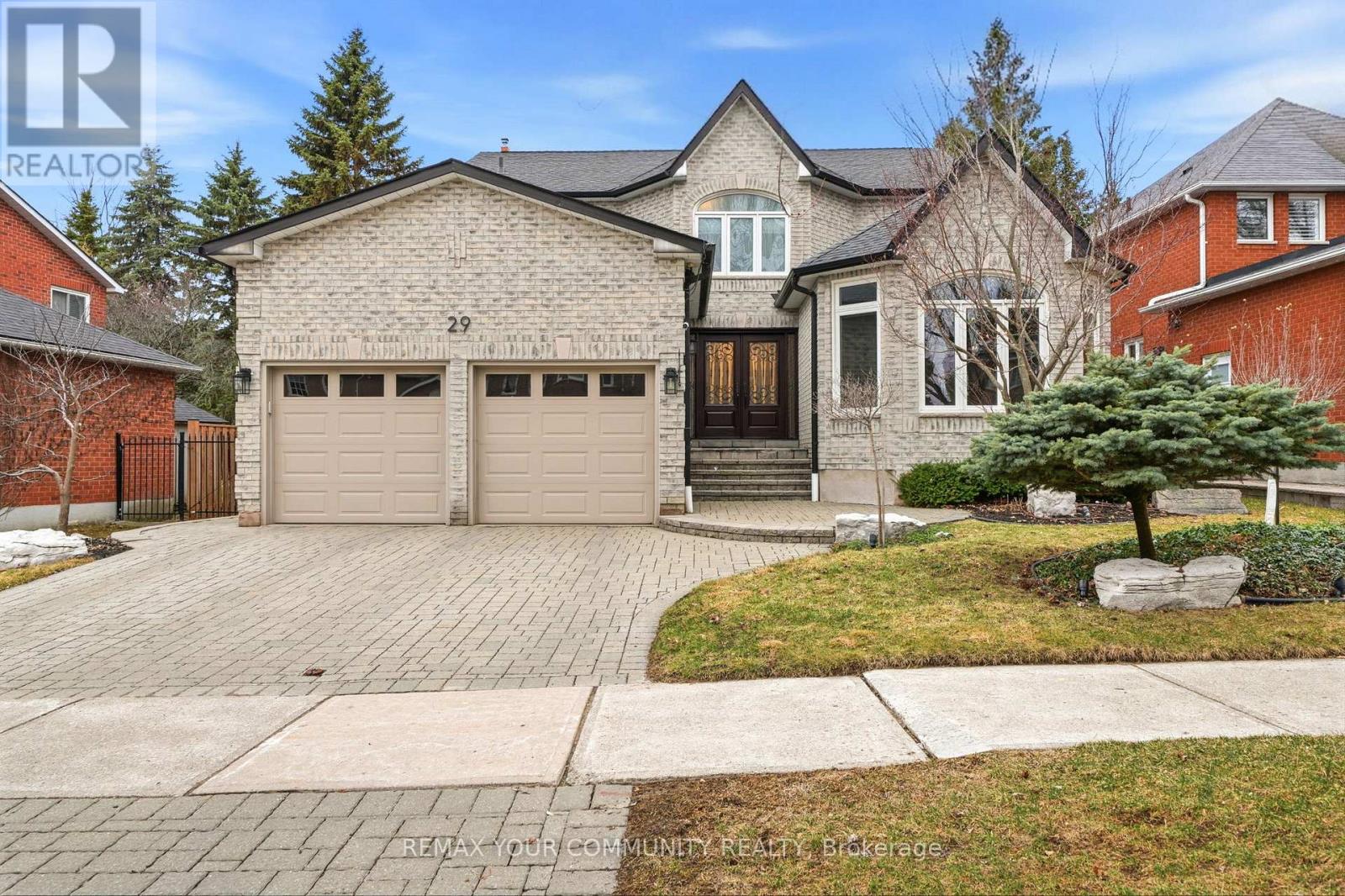 29 Mcgee Crescent, Aurora, Ontario  L4G 6L8 - Photo 2 - N12979684