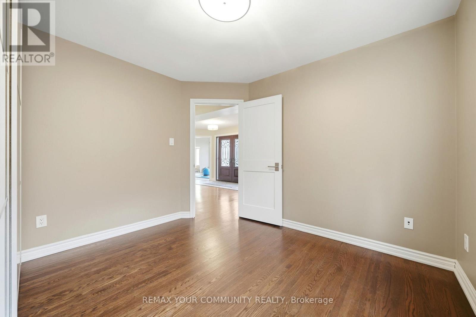 29 Mcgee Crescent, Aurora, Ontario  L4G 6L8 - Photo 21 - N12979684