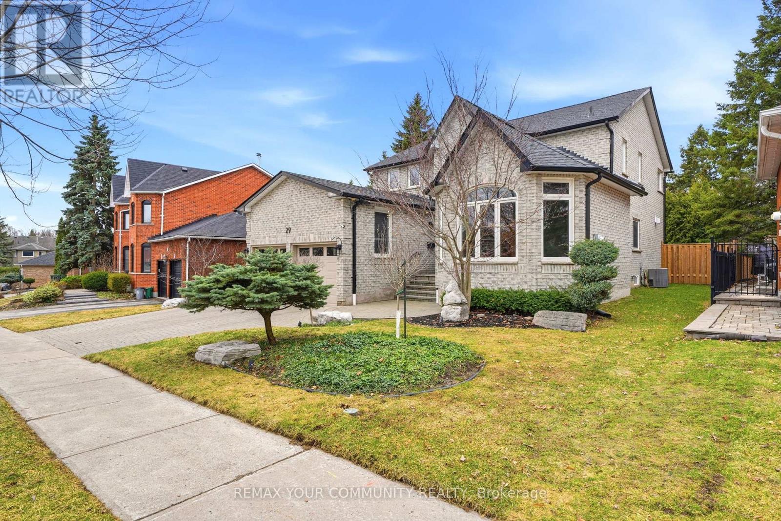 29 Mcgee Crescent, Aurora, Ontario  L4G 6L8 - Photo 3 - N12979684