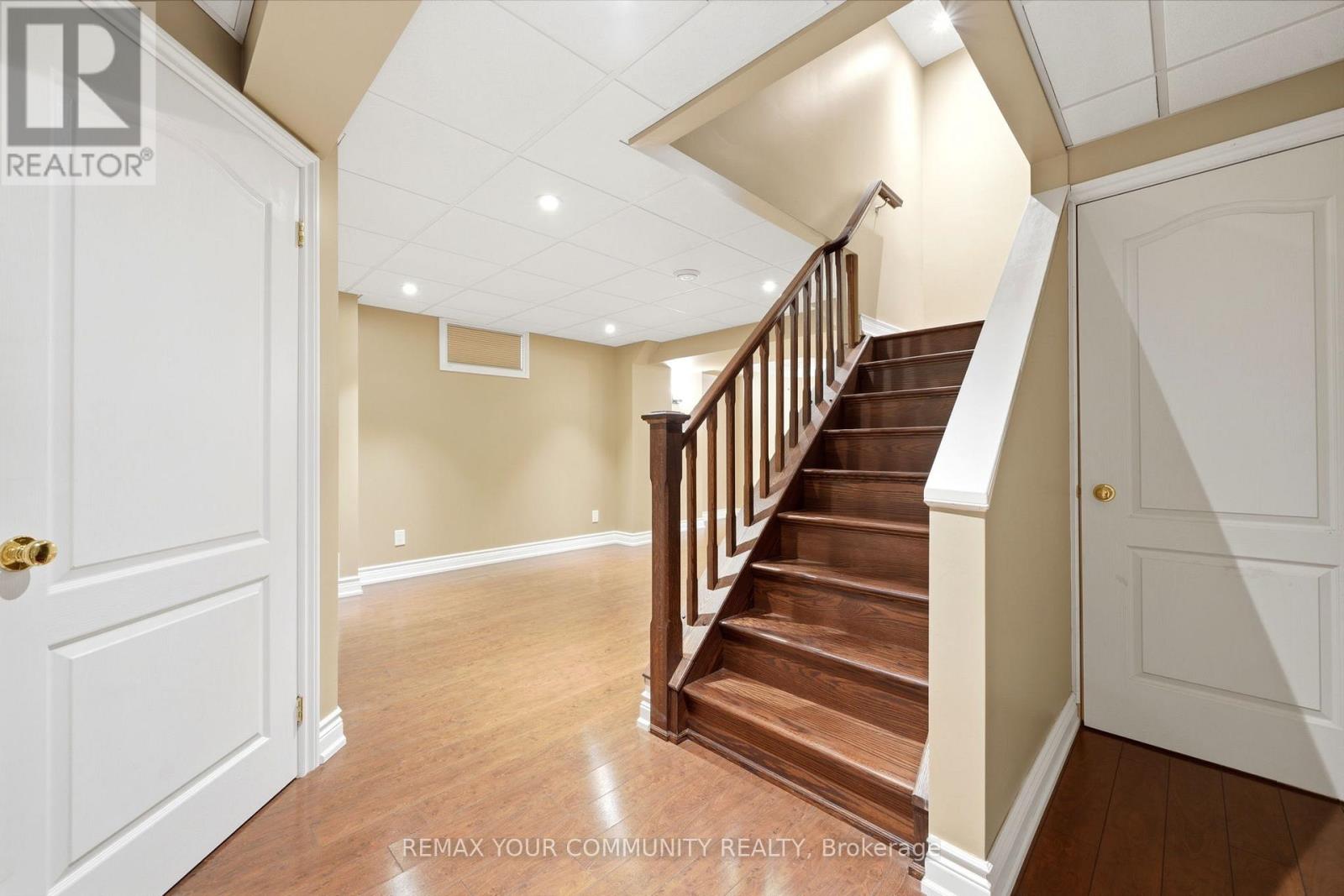 29 Mcgee Crescent, Aurora, Ontario  L4G 6L8 - Photo 35 - N12979684