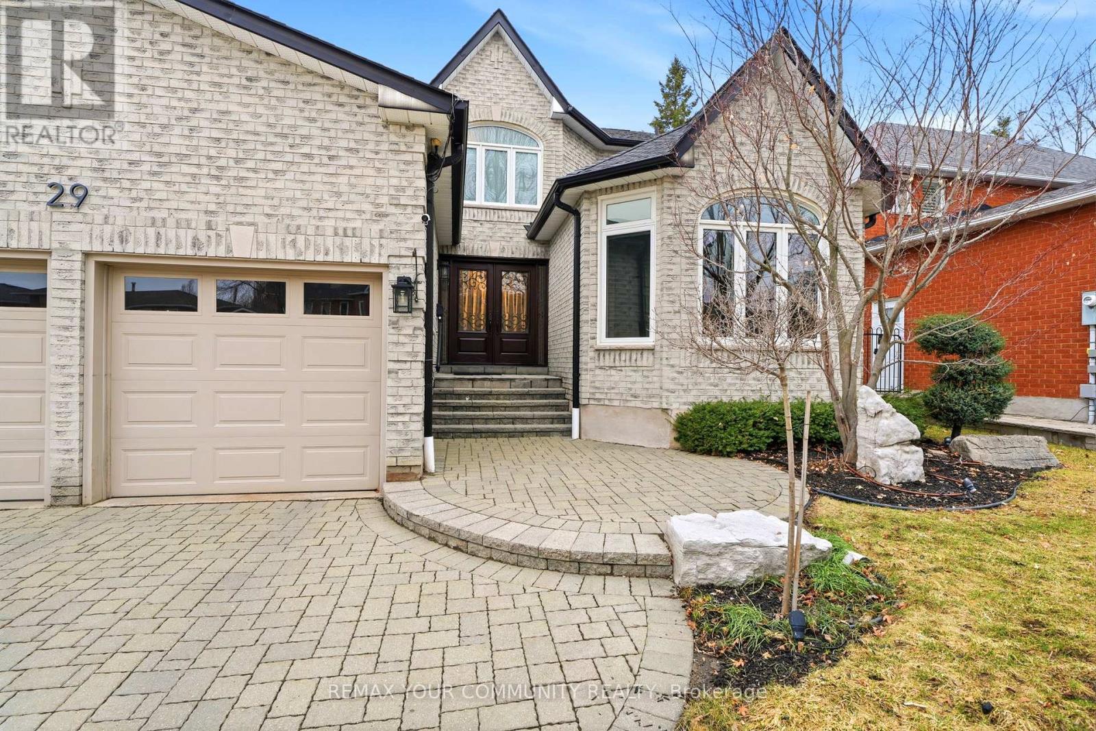 29 Mcgee Crescent, Aurora, Ontario  L4G 6L8 - Photo 4 - N12979684