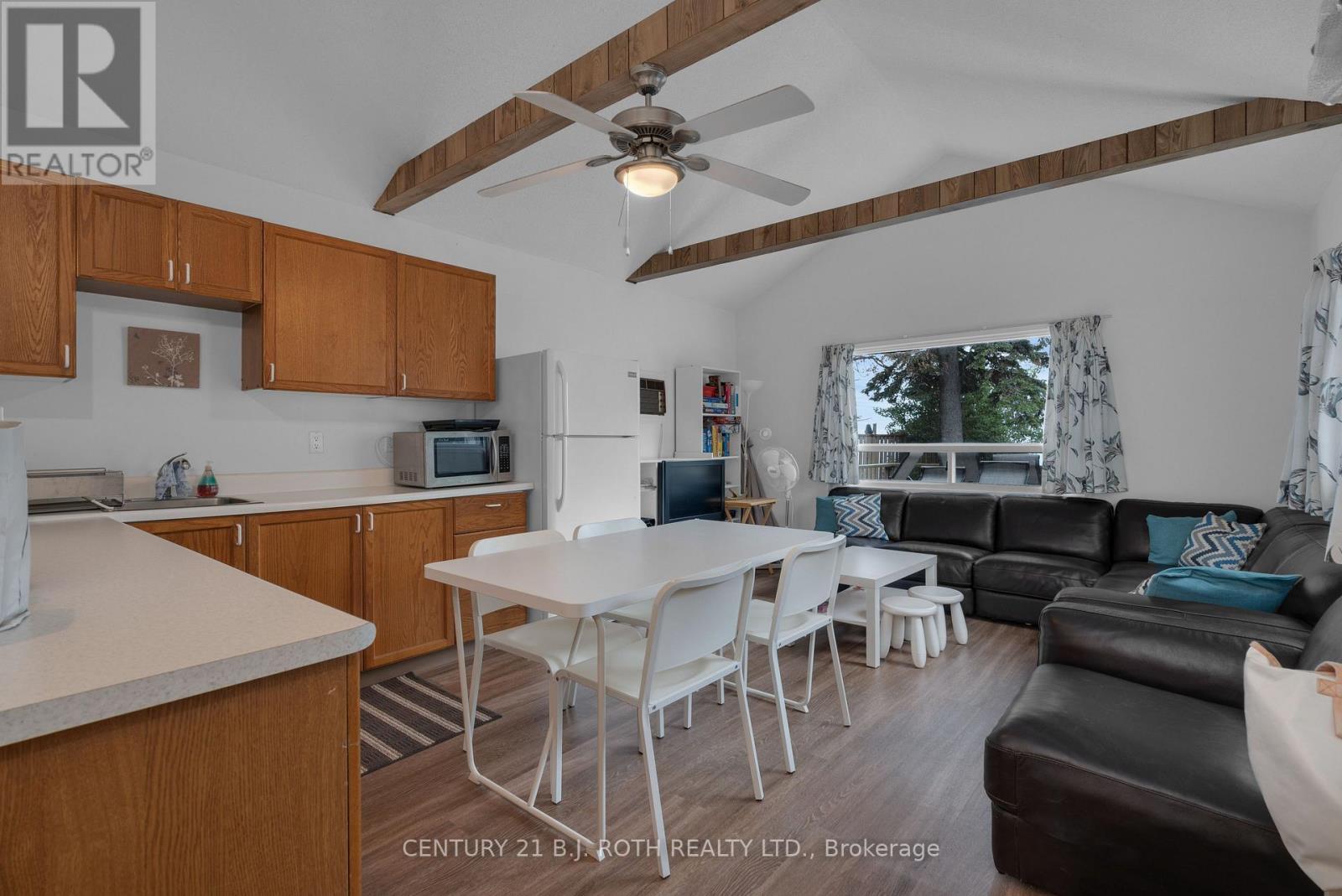 2026 Tiny Beaches Road S, Tiny, Ontario  L0L 1P1 - Photo 8 - S12979676