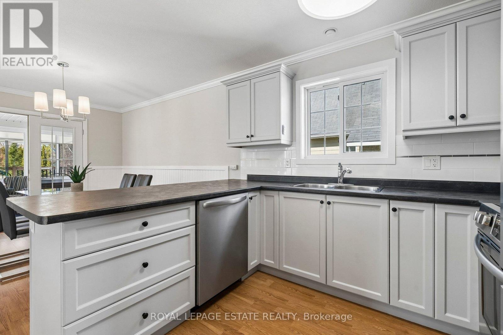 6 Temagami Trail, Wasaga Beach, Ontario  L9Z 1X7 - Photo 11 - S12979704