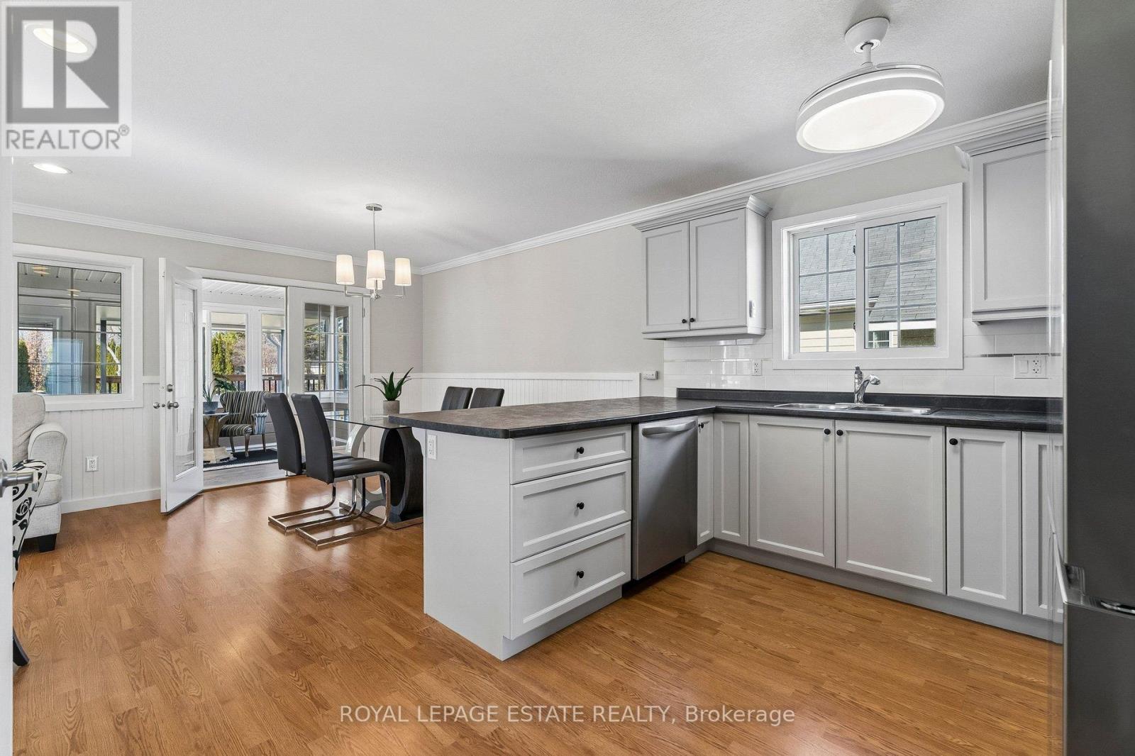 6 Temagami Trail, Wasaga Beach, Ontario  L9Z 1X7 - Photo 7 - S12979704