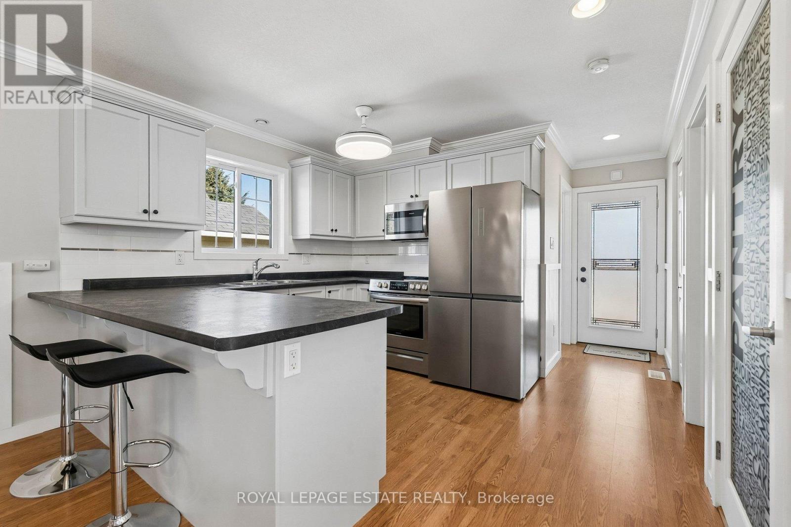 6 Temagami Trail, Wasaga Beach, Ontario  L9Z 1X7 - Photo 9 - S12979704