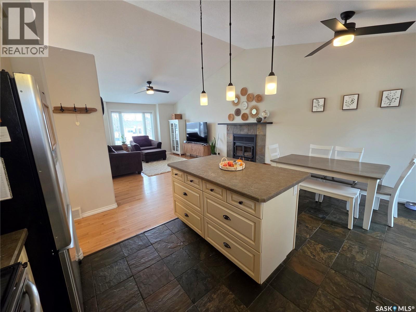 706 7th Avenue W, Meadow Lake, Saskatchewan  S9X 1A7 - Photo 10 - SK032490