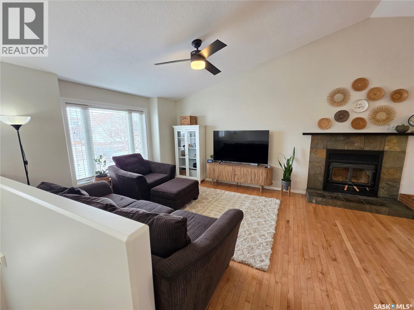 706 7th Avenue W, Meadow Lake, Saskatchewan  S9X 1A7 - Photo 2 - SK032490