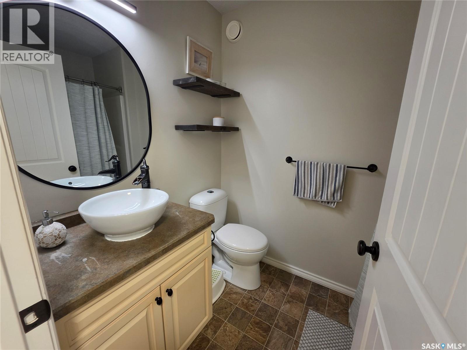 706 7th Avenue W, Meadow Lake, Saskatchewan  S9X 1A7 - Photo 20 - SK032490