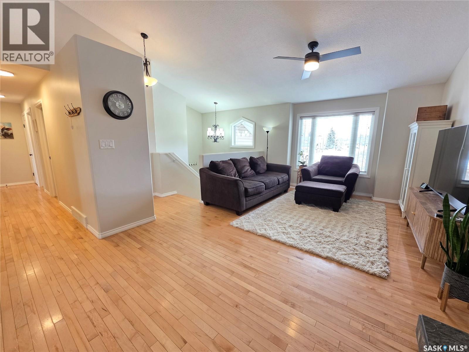 706 7th Avenue W, Meadow Lake, Saskatchewan  S9X 1A7 - Photo 3 - SK032490