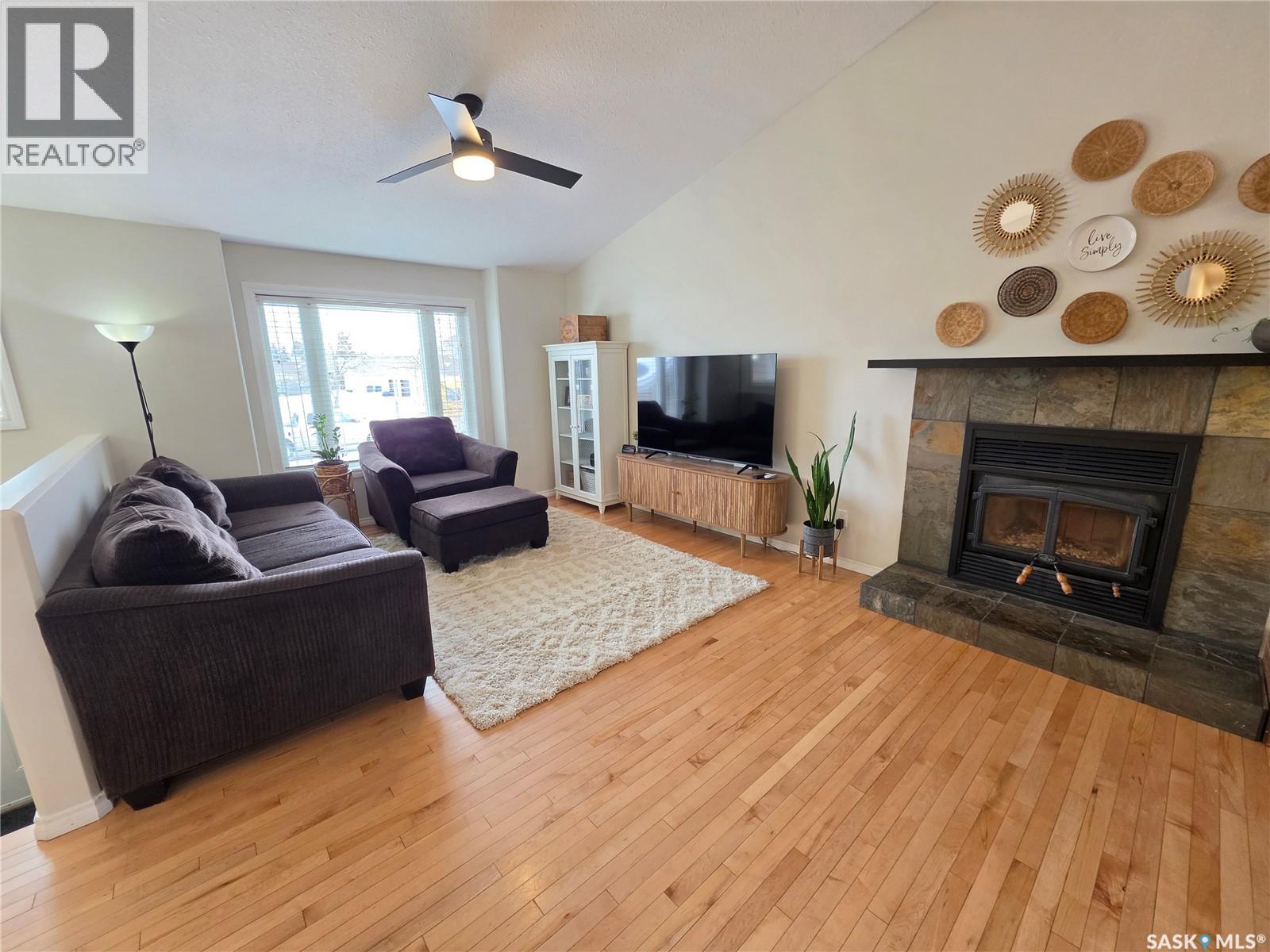 706 7th Avenue W, Meadow Lake, Saskatchewan  S9X 1A7 - Photo 5 - SK032490