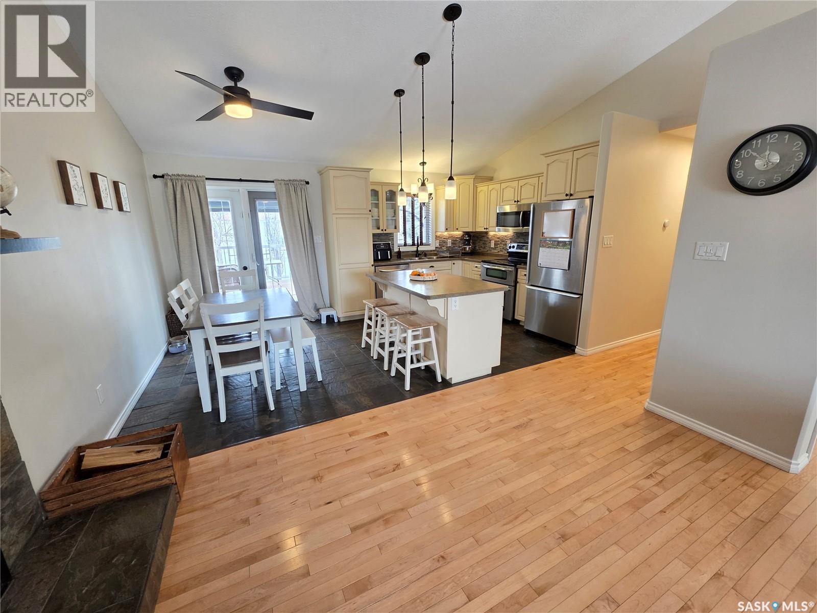 706 7th Avenue W, Meadow Lake, Saskatchewan  S9X 1A7 - Photo 7 - SK032490