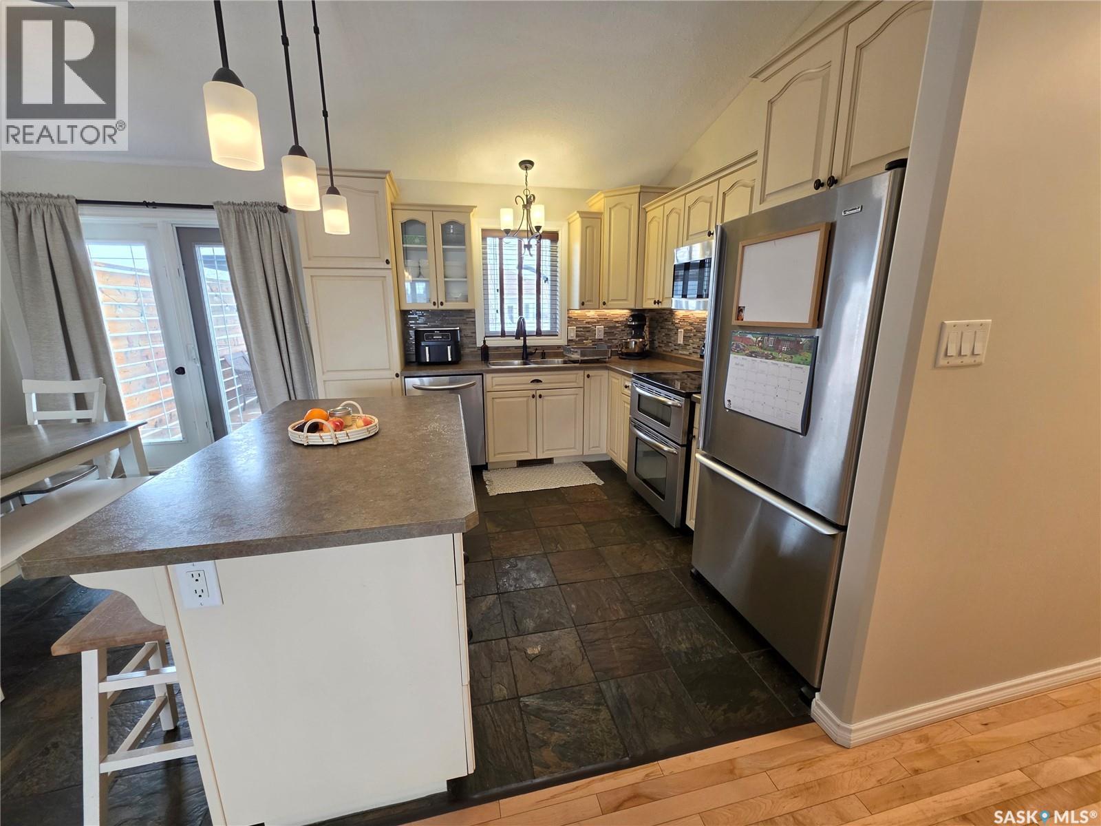 706 7th Avenue W, Meadow Lake, Saskatchewan  S9X 1A7 - Photo 9 - SK032490