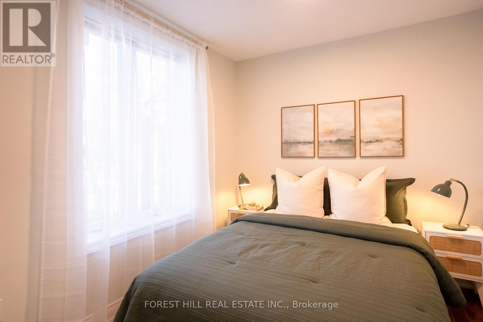 32 Castleton Avenue, Toronto, Ontario  M6N 3Z5 - Photo 11 - W12979668