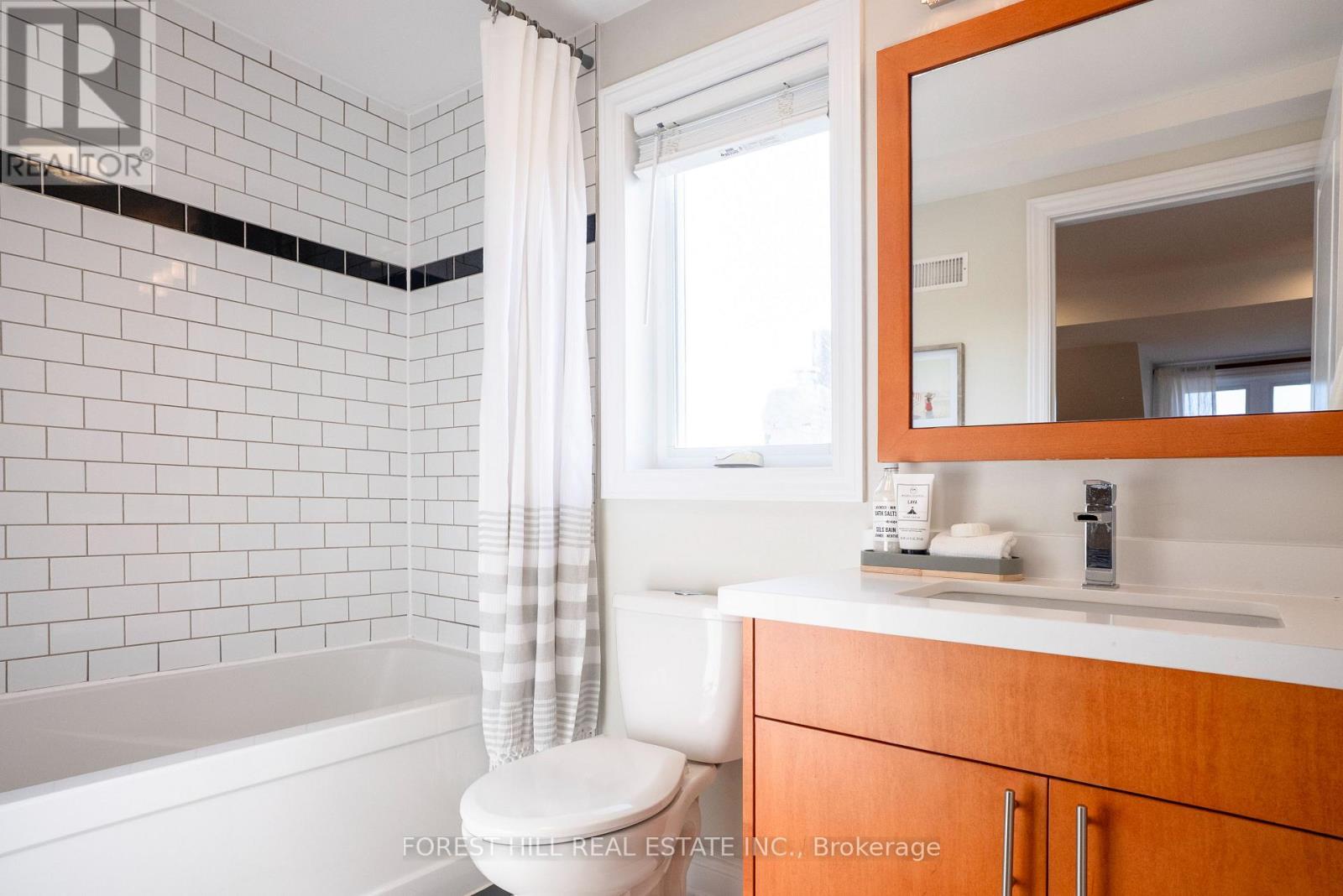 32 Castleton Avenue, Toronto, Ontario  M6N 3Z5 - Photo 14 - W12979668