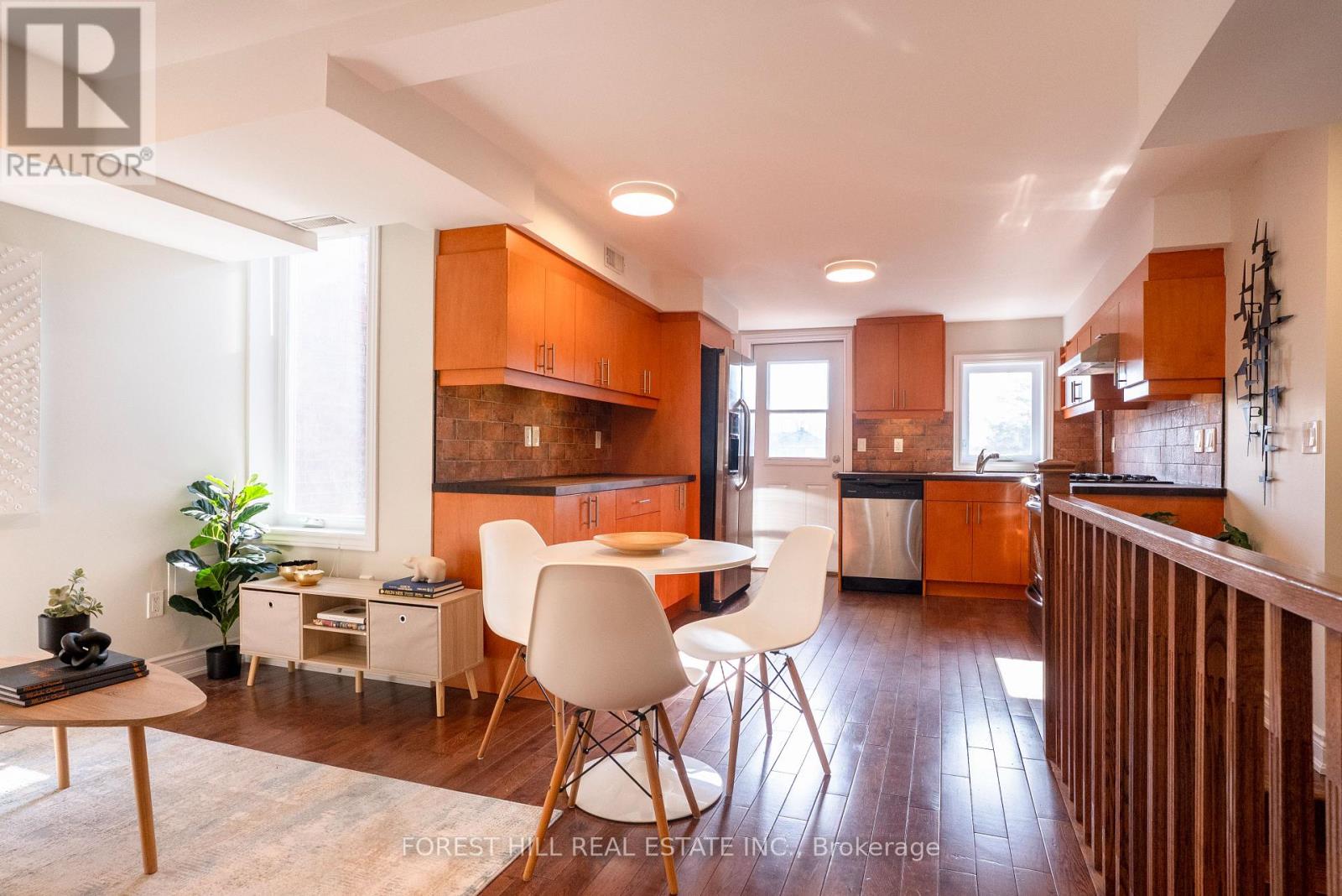 32 Castleton Avenue, Toronto, Ontario  M6N 3Z5 - Photo 3 - W12979668