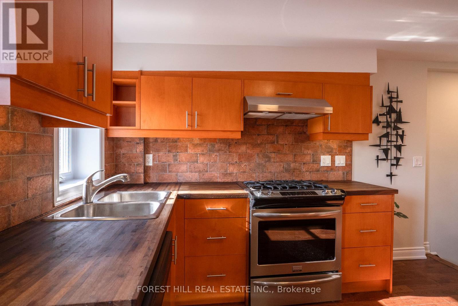 32 Castleton Avenue, Toronto, Ontario  M6N 3Z5 - Photo 7 - W12979668