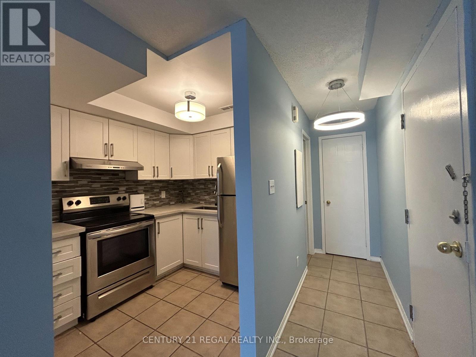 #2 - 1289 Queen Street W, Toronto, Ontario  M6K 1L6 - Photo 4 - W12979736