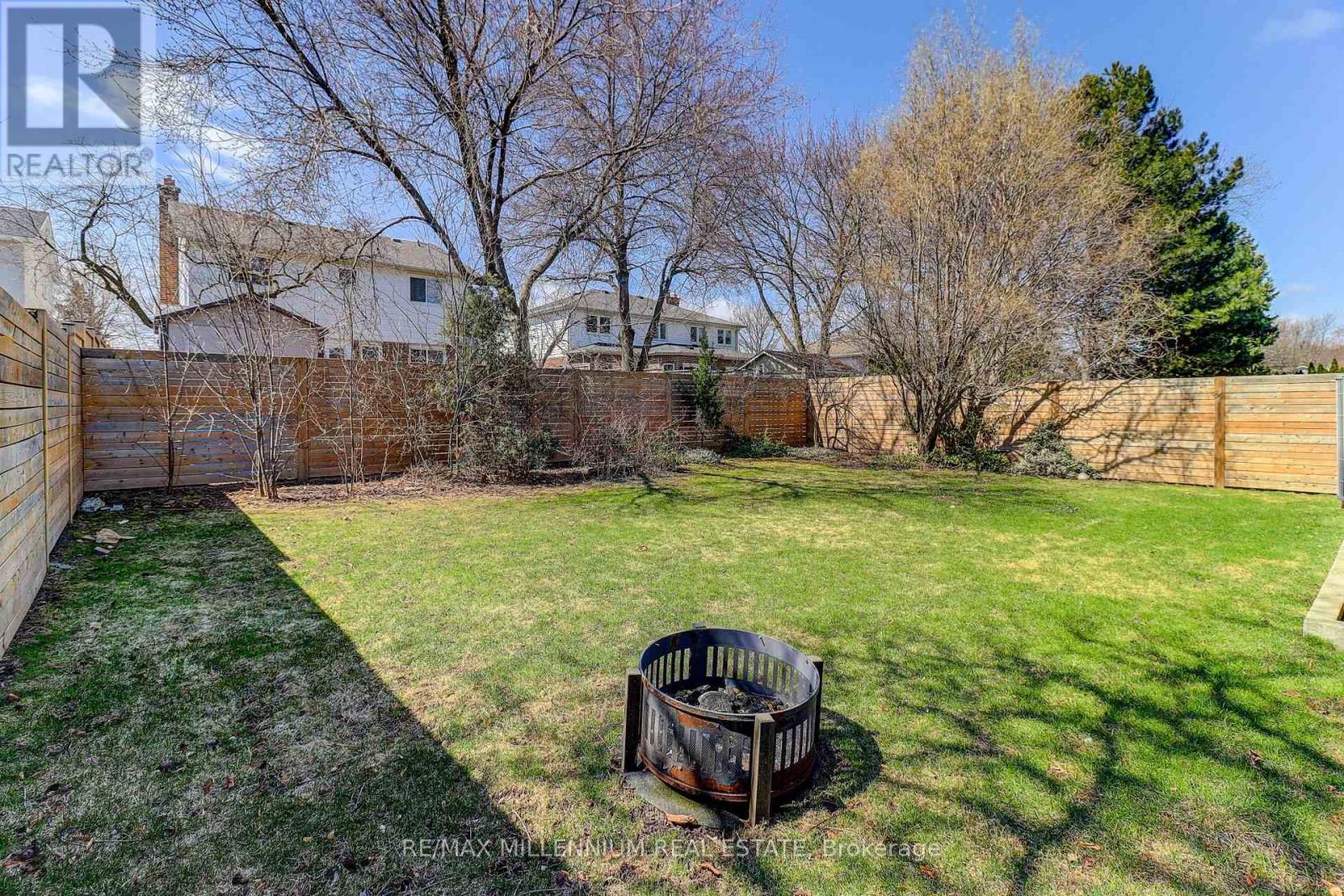 2498 Frankfield Road, Mississauga, Ontario  L5K 2A6 - Photo 28 - W12979780