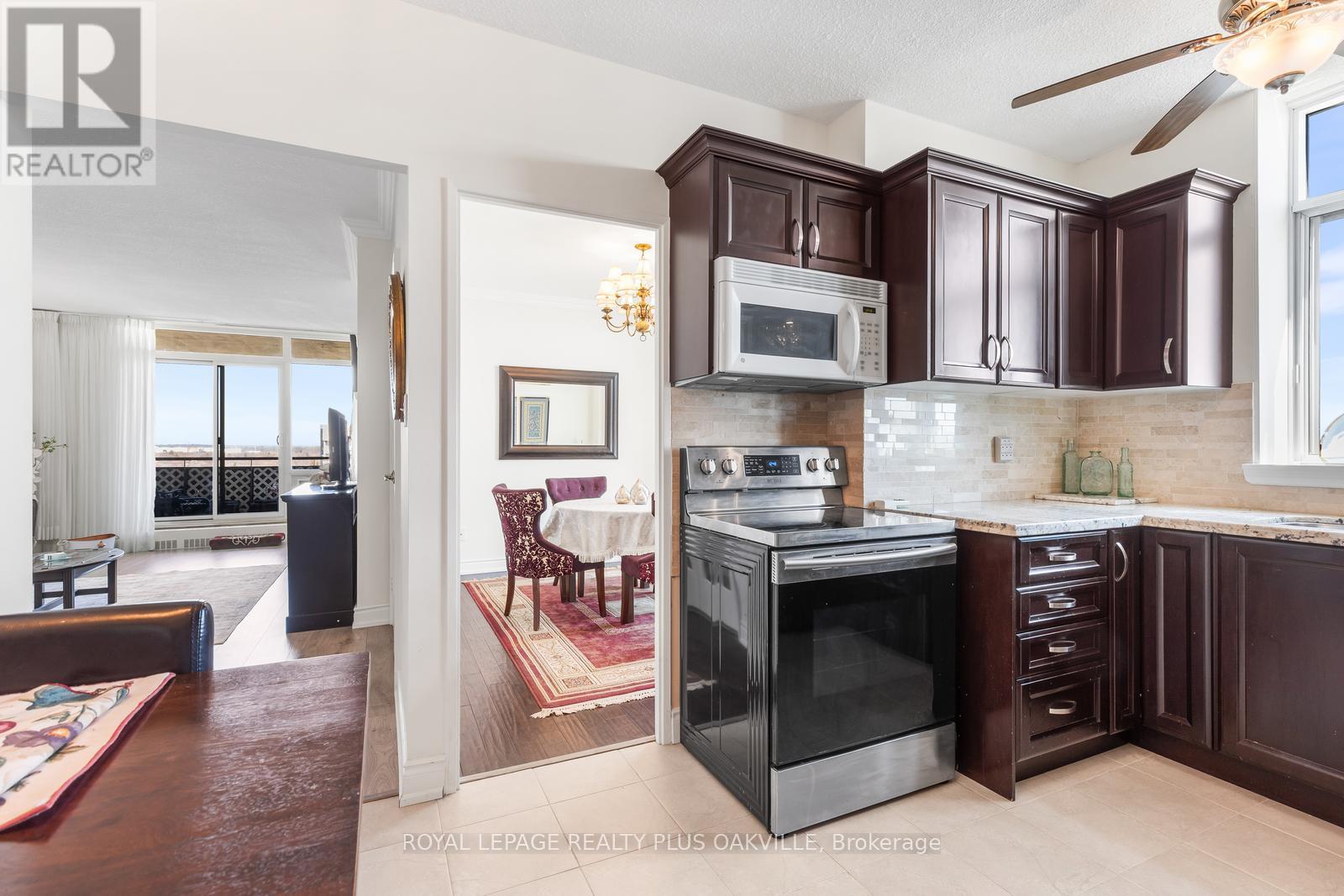 1006 - 5250 Lakeshore Road, Burlington, Ontario  L7L 5L2 - Photo 16 - W12979782