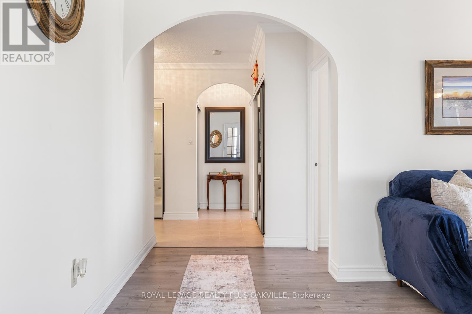 1006 - 5250 Lakeshore Road, Burlington, Ontario  L7L 5L2 - Photo 4 - W12979782