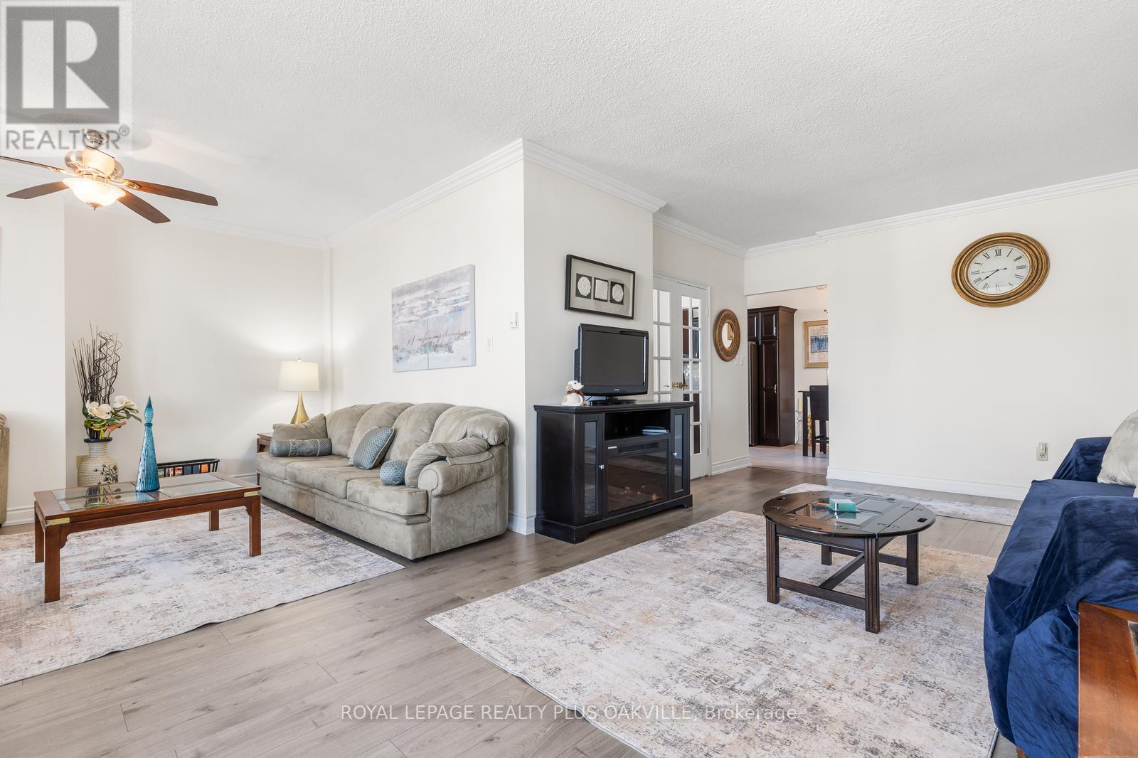 1006 - 5250 Lakeshore Road, Burlington, Ontario  L7L 5L2 - Photo 9 - W12979782