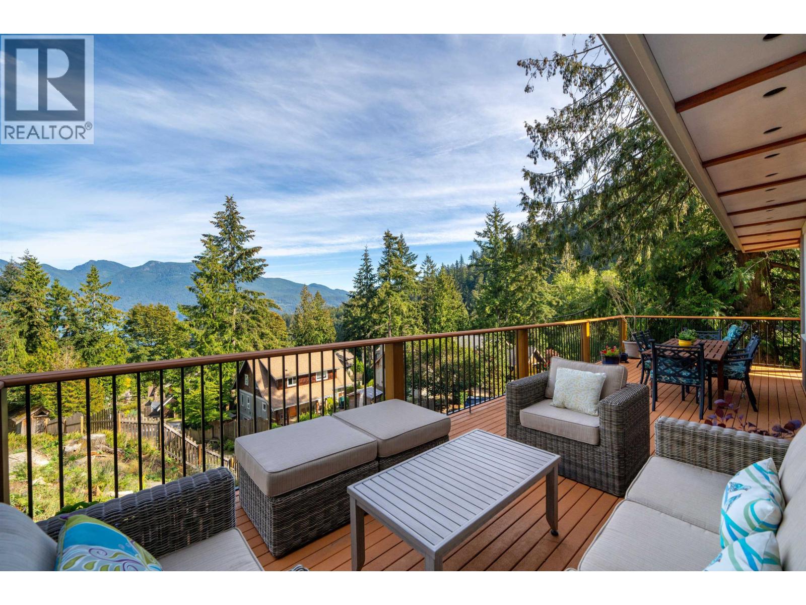 947 VILLAGE DRIVE, Bowen Island, British Columbia