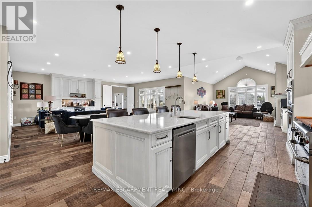 5499 Attema Crescent, West Lincoln, Ontario  L0R 1Y0 - Photo 11 - X12979670