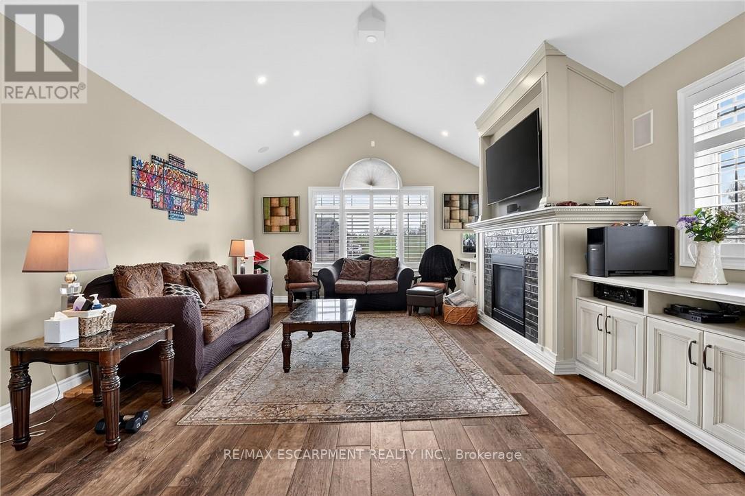 5499 Attema Crescent, West Lincoln, Ontario  L0R 1Y0 - Photo 14 - X12979670