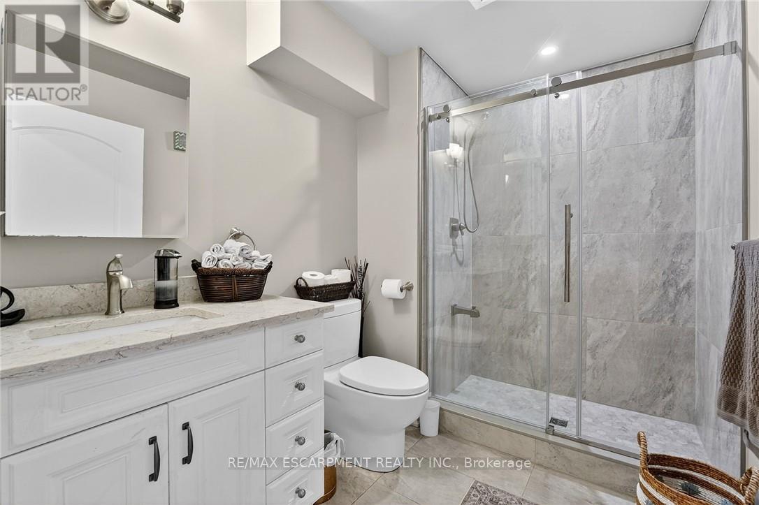 5499 Attema Crescent, West Lincoln, Ontario  L0R 1Y0 - Photo 17 - X12979670