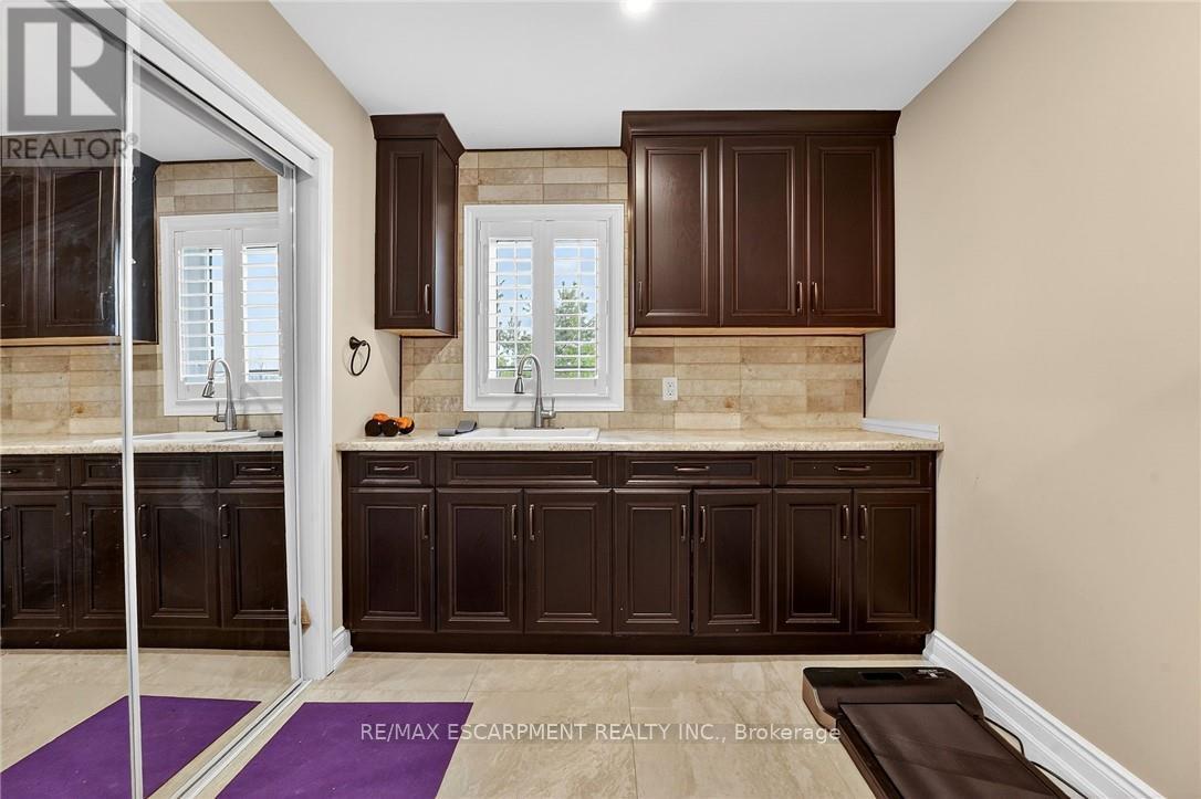 5499 Attema Crescent, West Lincoln, Ontario  L0R 1Y0 - Photo 19 - X12979670