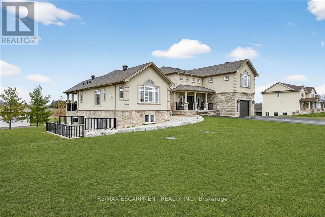 5499 Attema Crescent, West Lincoln, Ontario  L0R 1Y0 - Photo 2 - X12979670