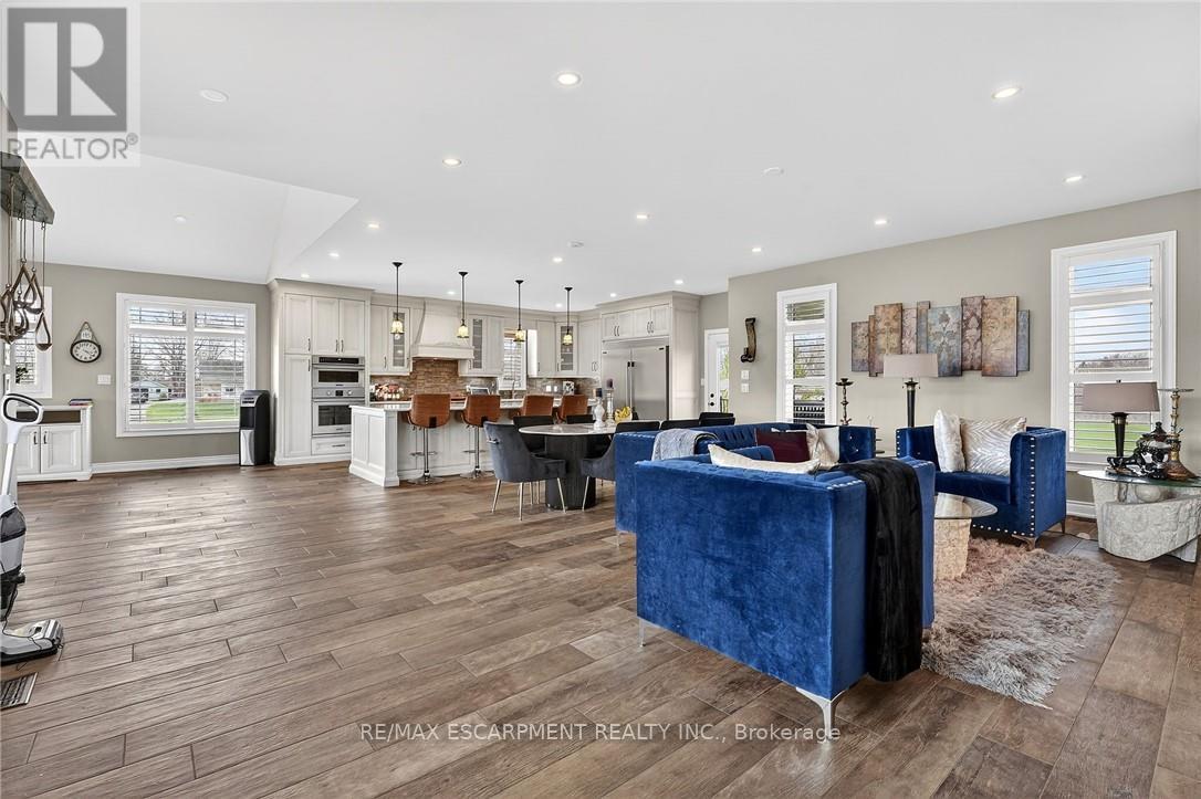 5499 Attema Crescent, West Lincoln, Ontario  L0R 1Y0 - Photo 6 - X12979670