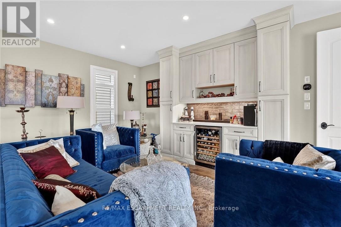 5499 Attema Crescent, West Lincoln, Ontario  L0R 1Y0 - Photo 7 - X12979670