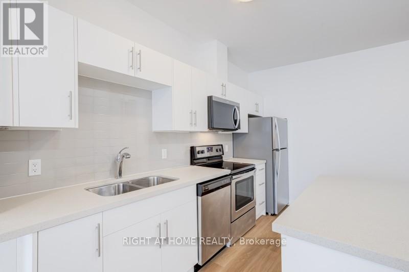 690 King Street, Kitchener, Ontario  N2H 5L8 - Photo 2 - X12979686