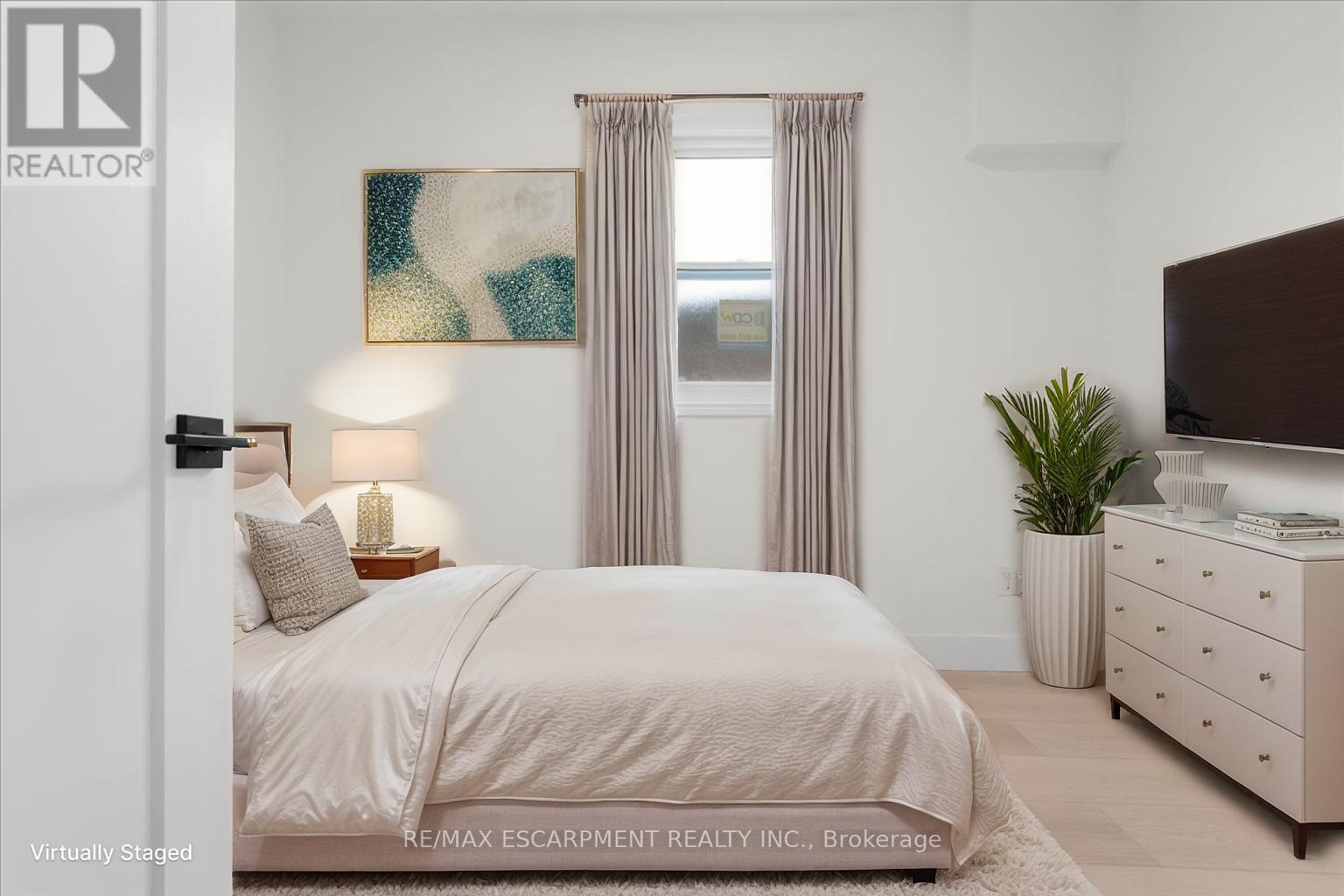 215 Ray Street N, Hamilton, Ontario  L8R 2Y3 - Photo 18 - X12979746