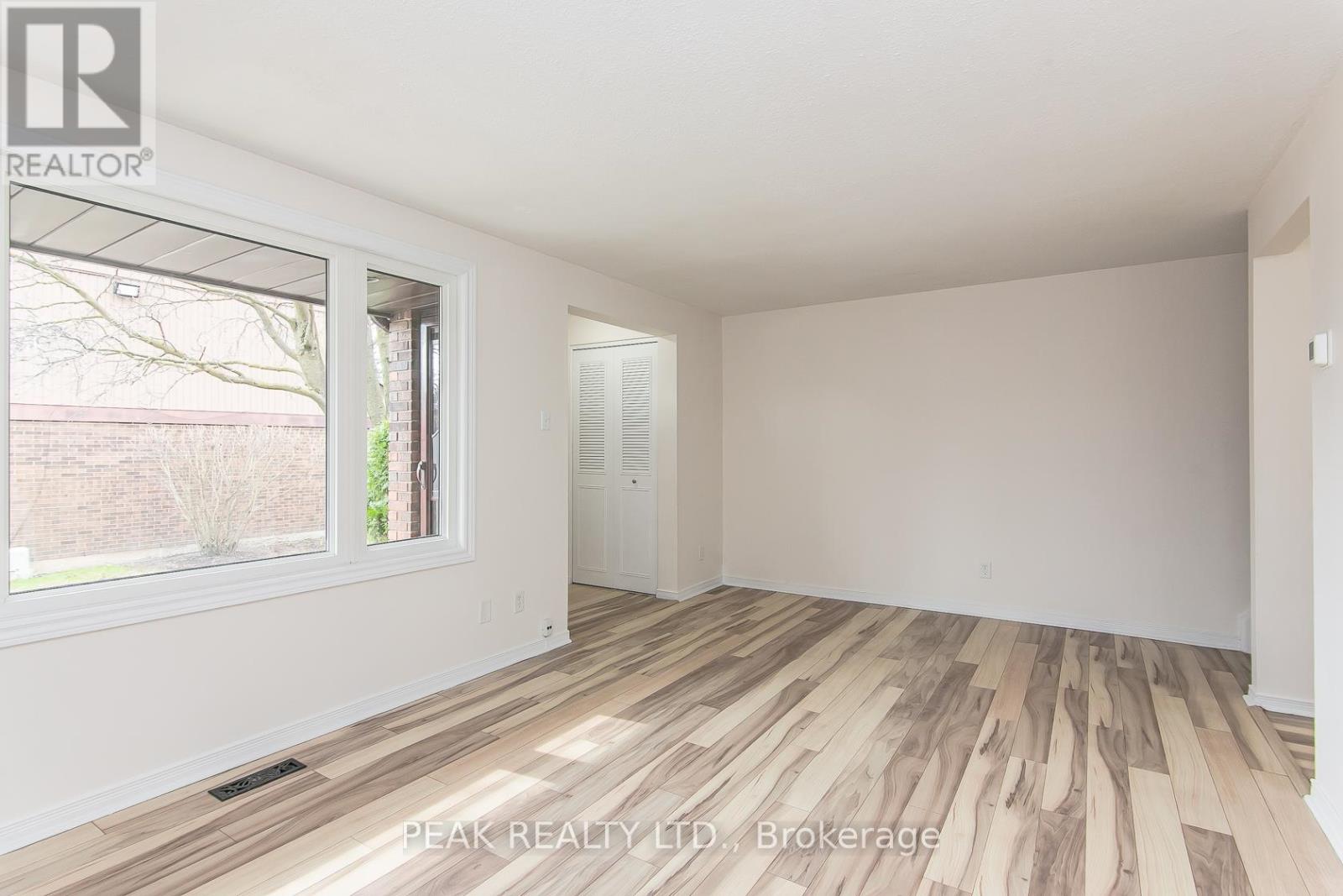 7 - 279 Sandowne Drive, Waterloo, Ontario  N2K 2C1 - Photo 9 - X12979752