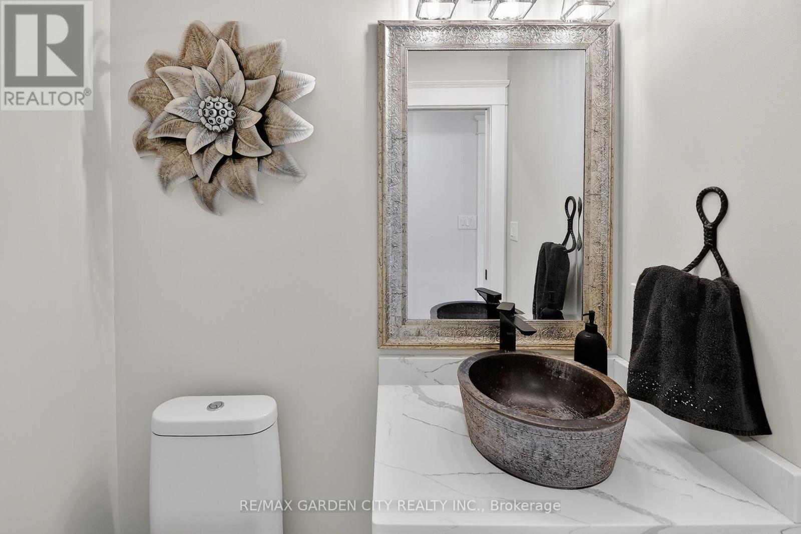 51 Park Road S, Grimsby, Ontario  L3M 4E7 - Photo 25 - X12979758