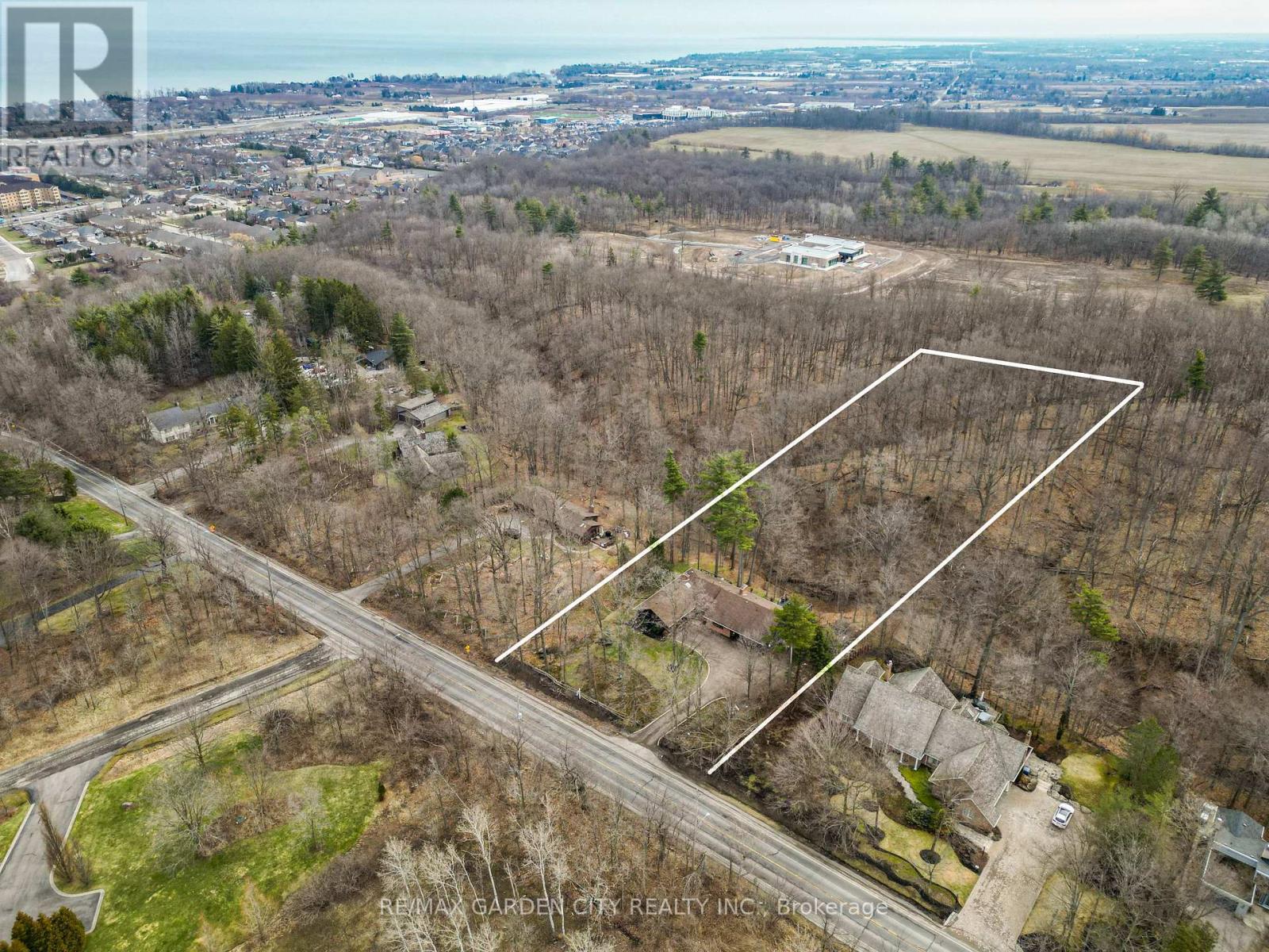 51 Park Road S, Grimsby, Ontario  L3M 4E7 - Photo 45 - X12979758