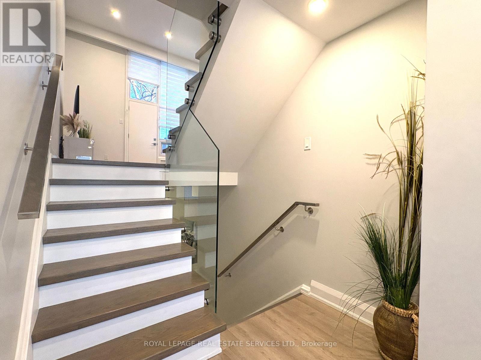 30 - 629 Rathburn Road, Toronto, Ontario  M9C 3T5 - Photo 5 - W12963720