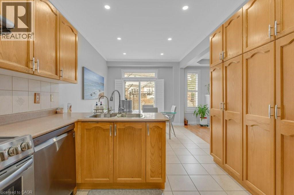 5317 Picketts Way, Burlington, Ontario  L7L 7J6 - Photo 18 - 40819457