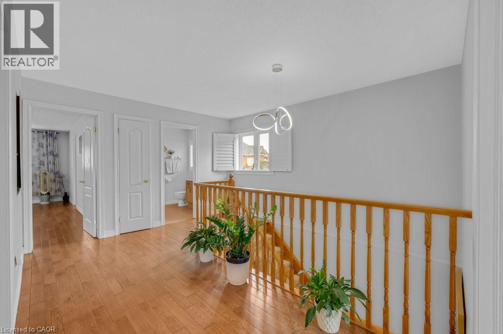 5317 Picketts Way, Burlington, Ontario  L7L 7J6 - Photo 19 - 40819457