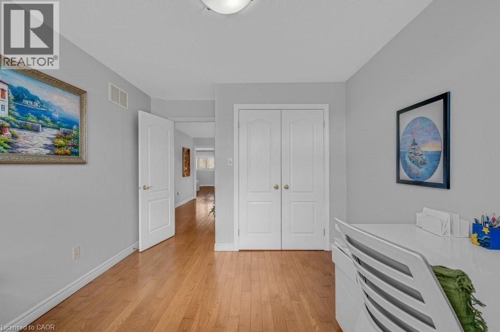 5317 Picketts Way, Burlington, Ontario  L7L 7J6 - Photo 29 - 40819457