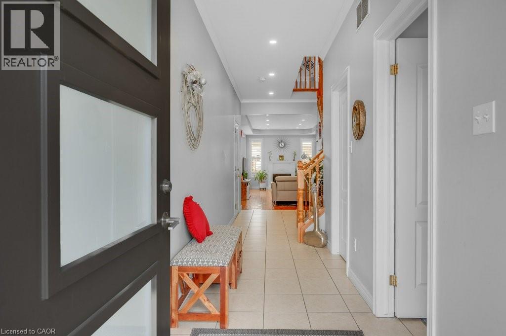 5317 Picketts Way, Burlington, Ontario  L7L 7J6 - Photo 7 - 40819457