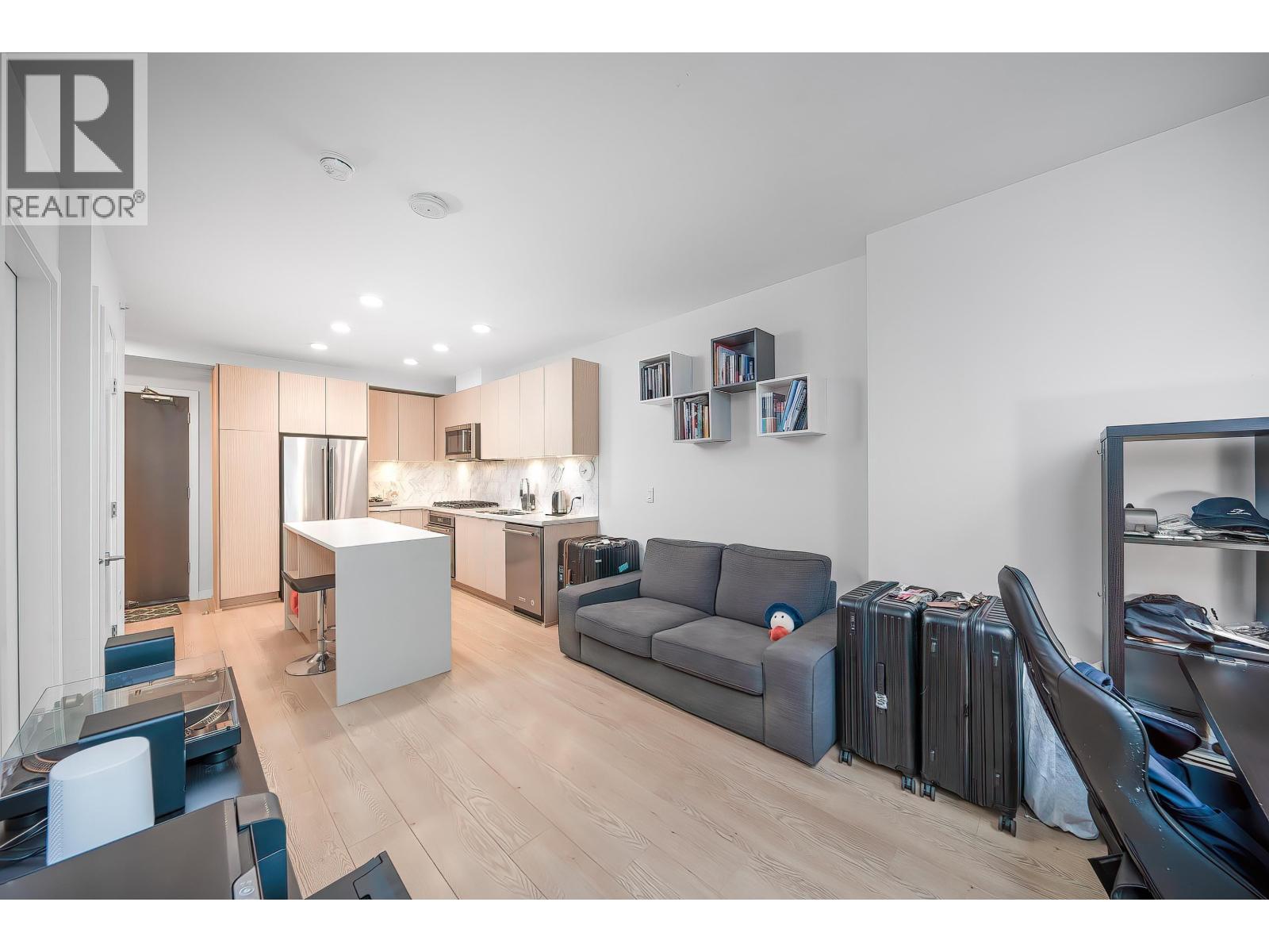 304 530 Whiting Way, Coquitlam, British Columbia  V3J 0J4 - Photo 5 - R3109090