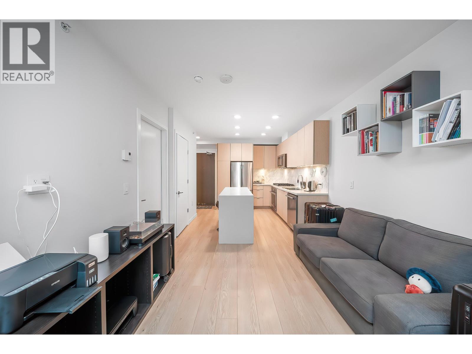 304 530 Whiting Way, Coquitlam, British Columbia  V3J 0J4 - Photo 4 - R3109090