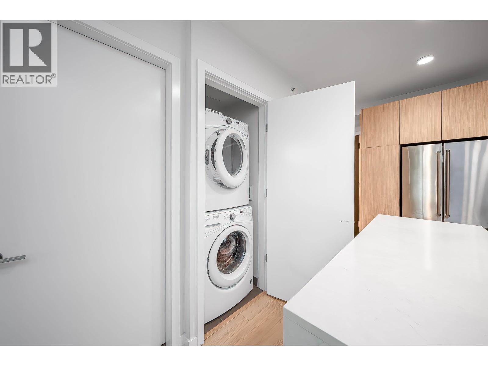 304 530 Whiting Way, Coquitlam, British Columbia  V3J 0J4 - Photo 11 - R3109090