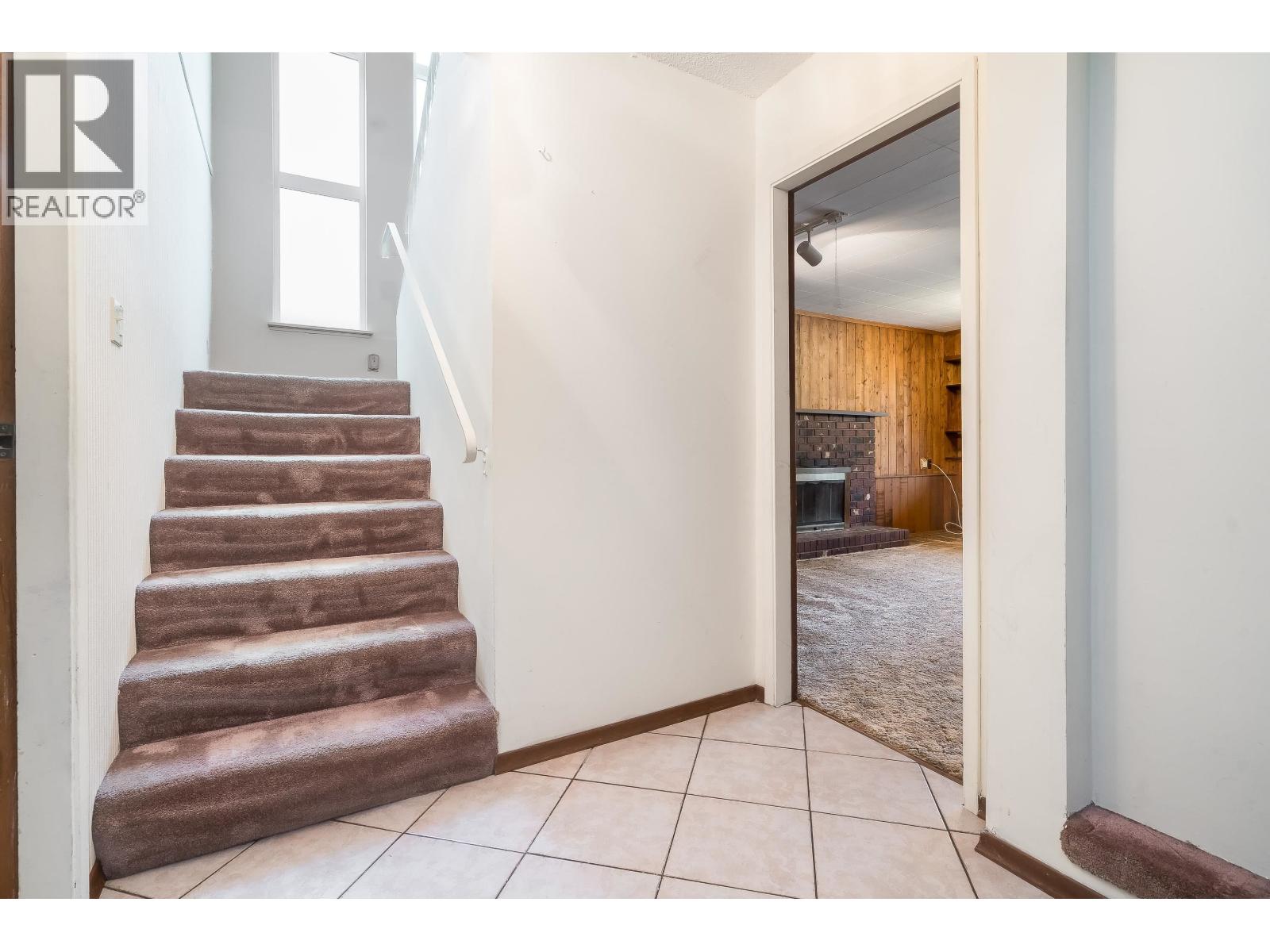 8228 Wedgewood Street, Burnaby, British Columbia  V3N 1C4 - Photo 3 - R3099872