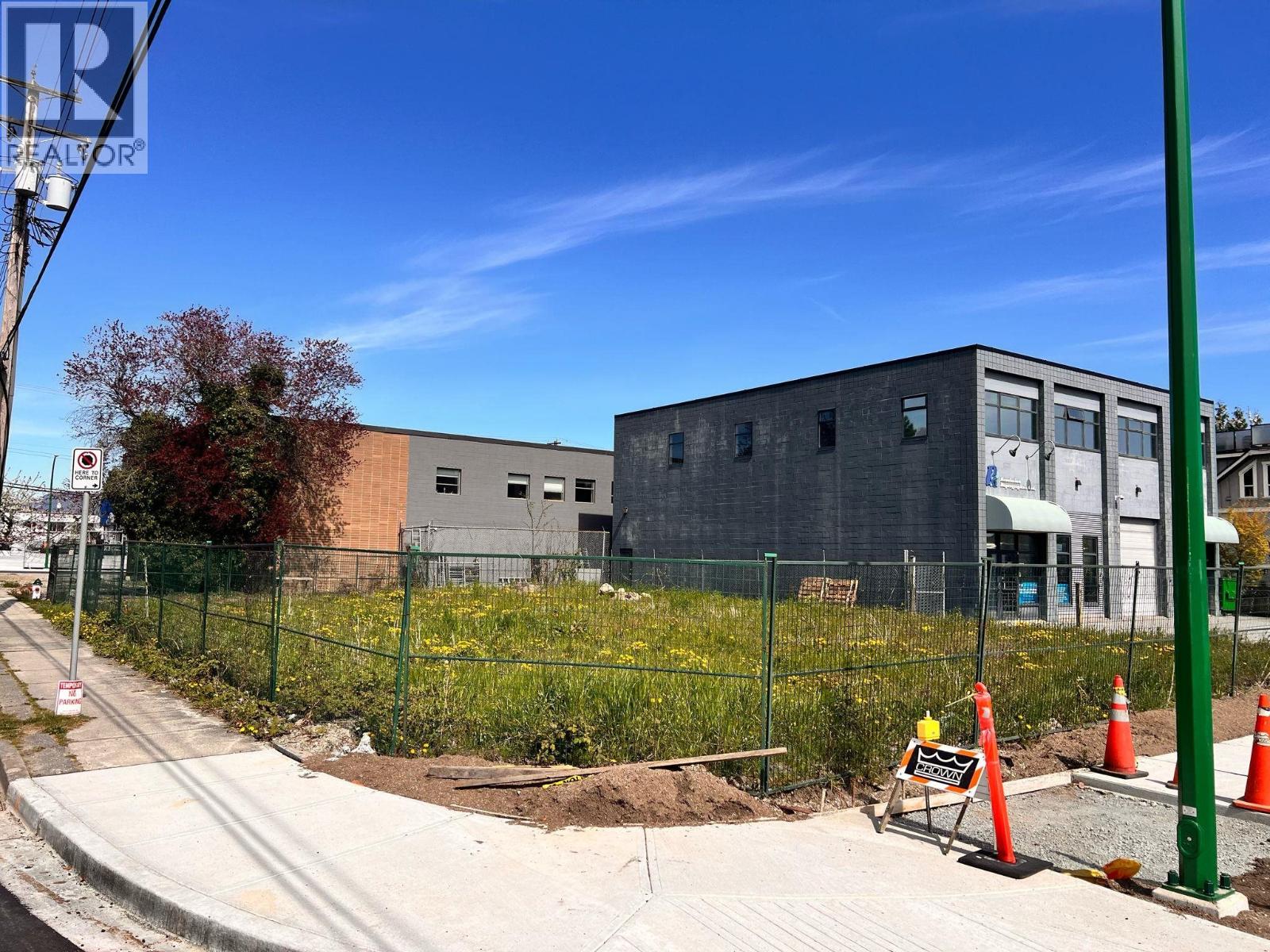 5507 Dorset Street, Burnaby, British Columbia  V5J 1L6 - Photo 2 - R2997235