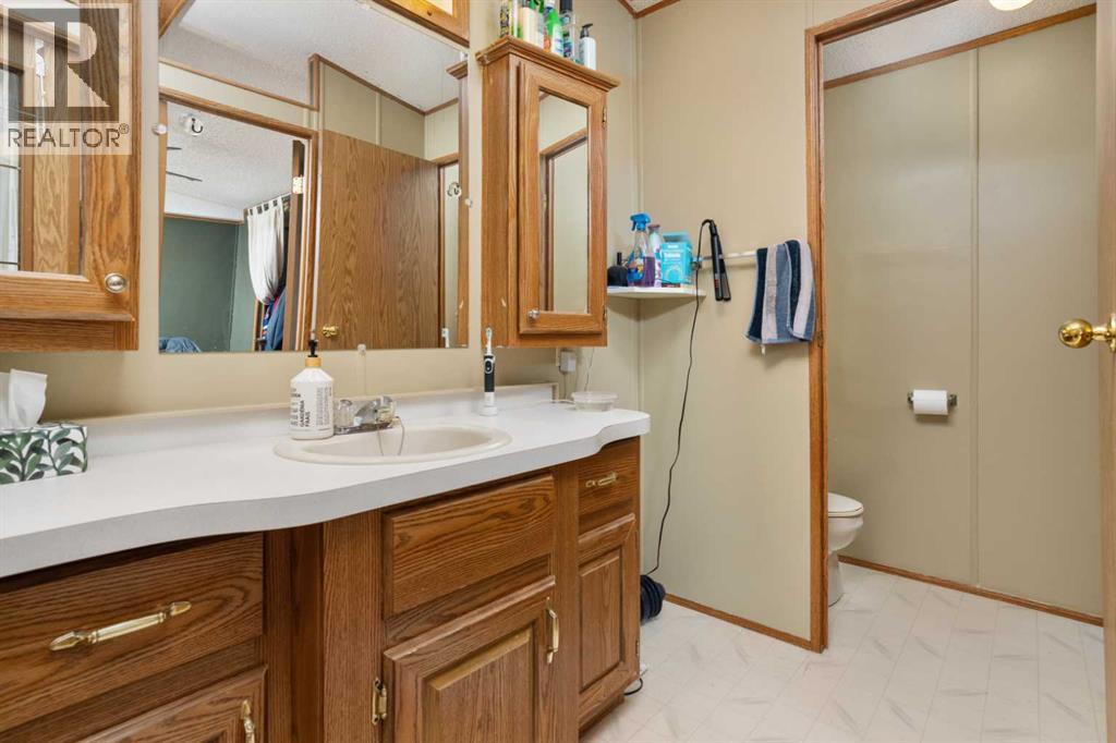 5233 47 Street, Camrose, Alberta  T4V 1K3 - Photo 9 - A2267182